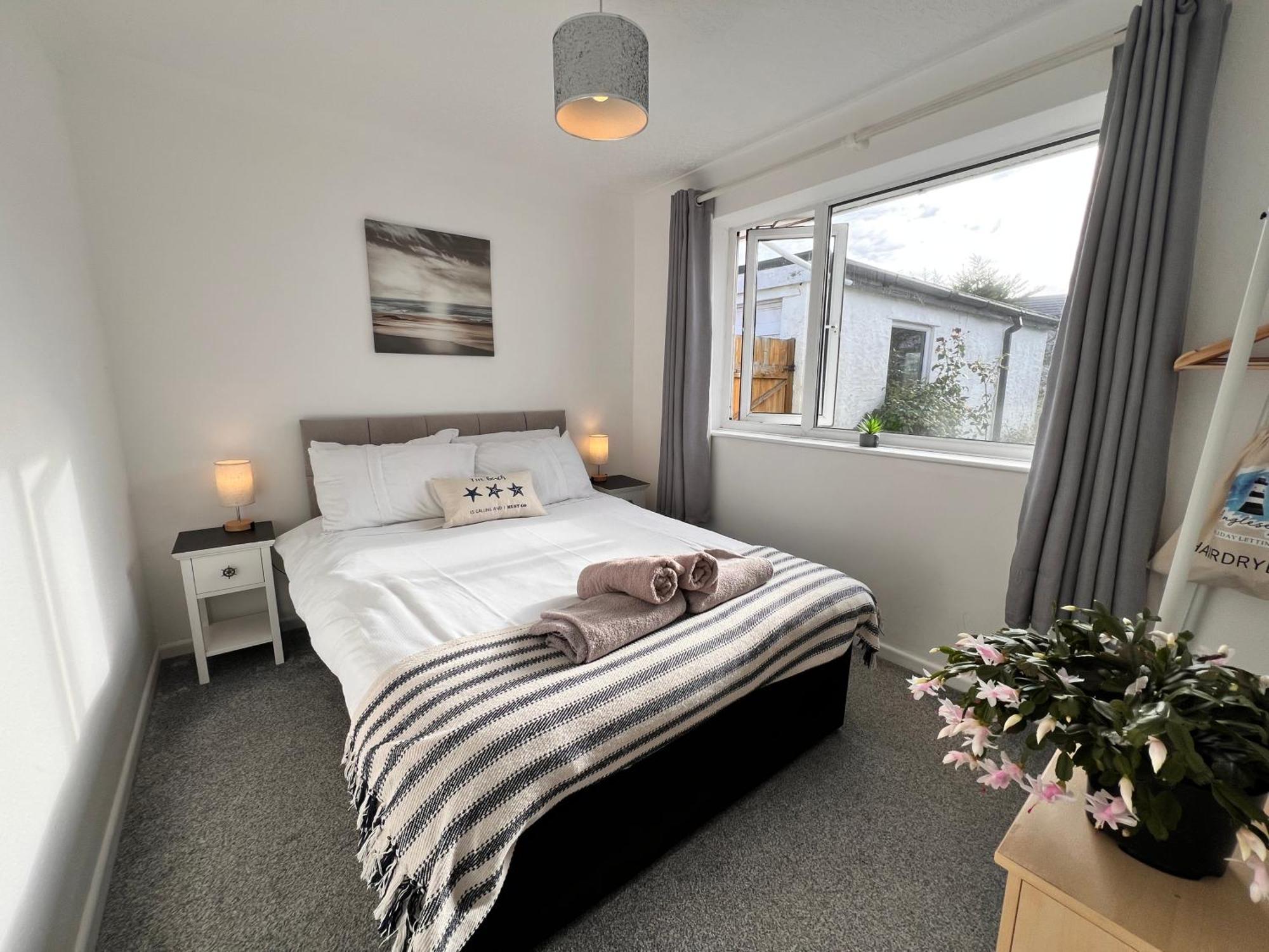'Blue Sky' 2 Bedroom Enclosed Garden Parking Wifi Pentraeth Luaran gambar
